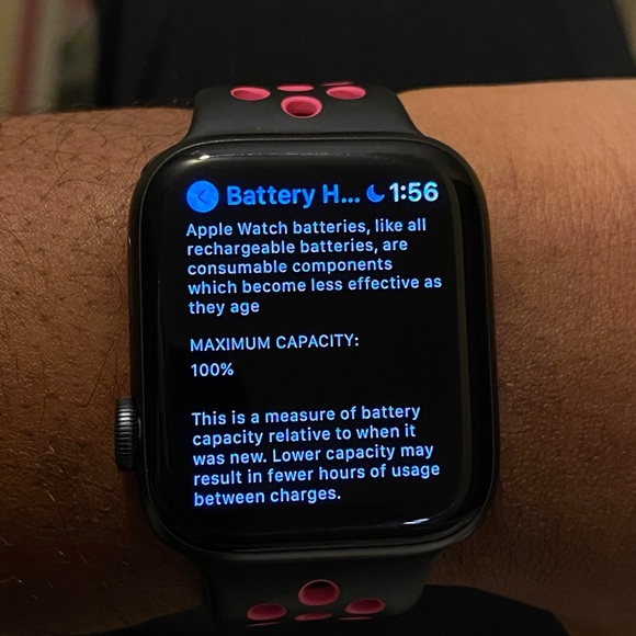 Series 7 Apple Watch 45 mm green changeable band. - Picture 3 of 3